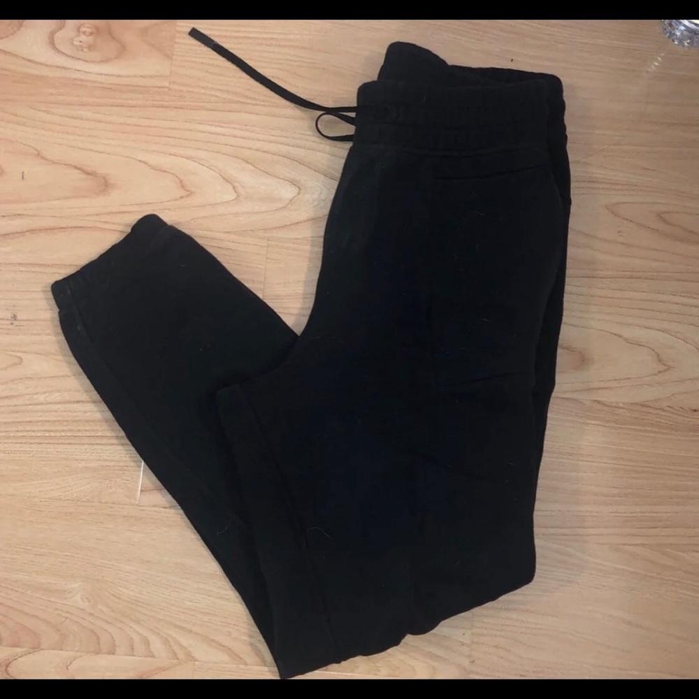 Lululemon sweats